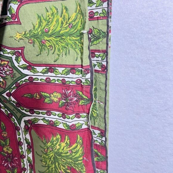 April Cornell Christmas Tree Festive Green/Red Paisley Cotton Tablecloth 57x114 - Picture 6 of 10